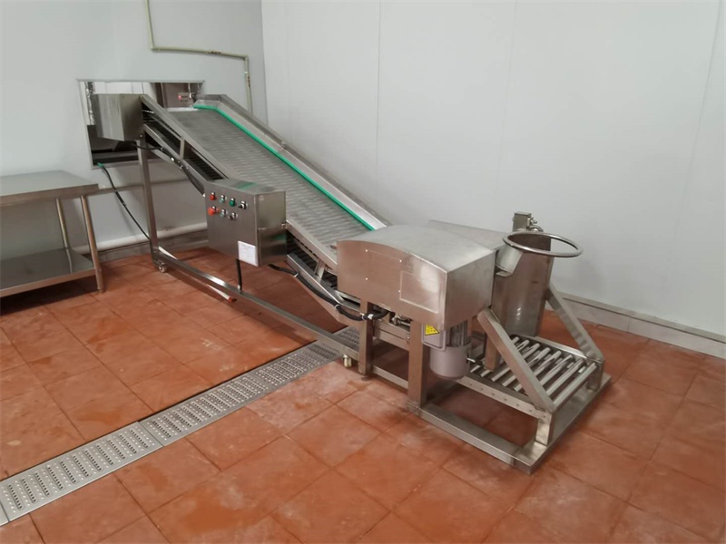 螺螄粉料包酸筍、酸豆角、木耳絲漂燙流水線