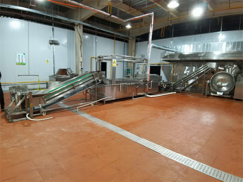 螺螄粉料包酸筍、酸豆角、木耳絲漂燙流水線