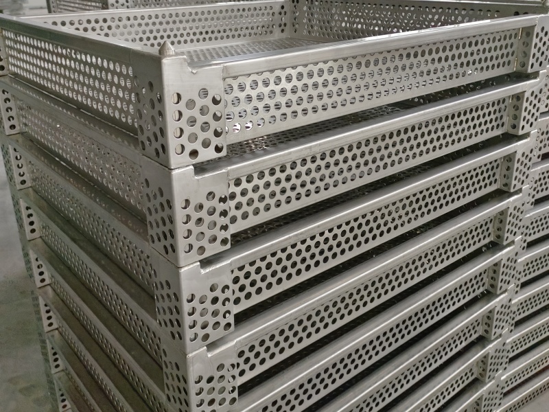 殺 菌鍋?zhàn)詣踊魉€不銹鋼擺盤