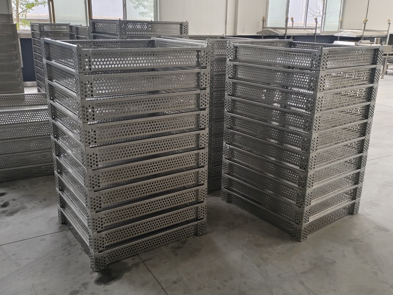 殺 菌鍋?zhàn)詣踊魉€不銹鋼擺盤