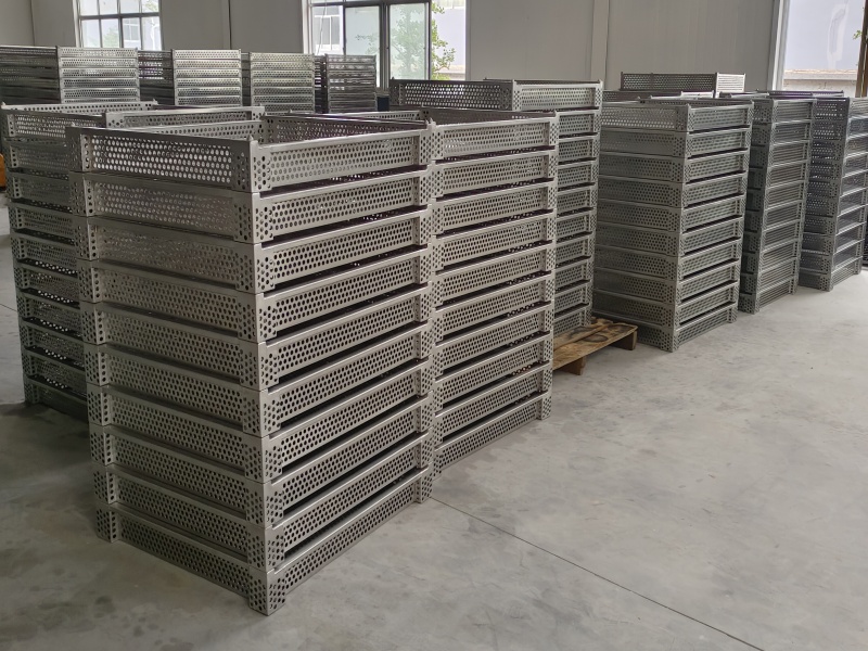 殺 菌鍋?zhàn)詣踊魉€不銹鋼擺盤