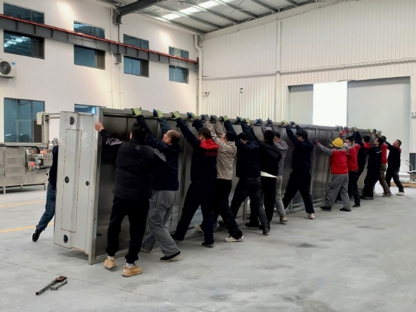 車間協作：一翻一折見齊心